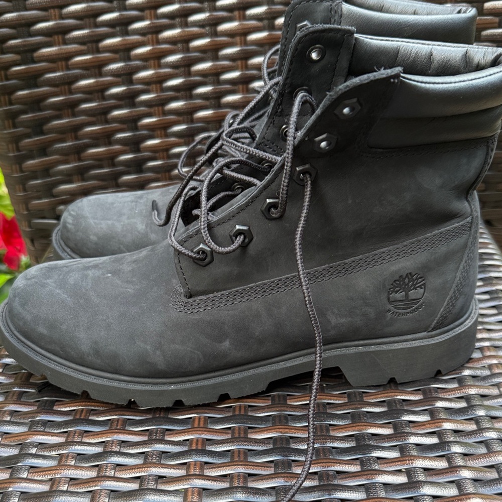 NWOT Timberland black linden woods Leather Boots size 9 waterproof